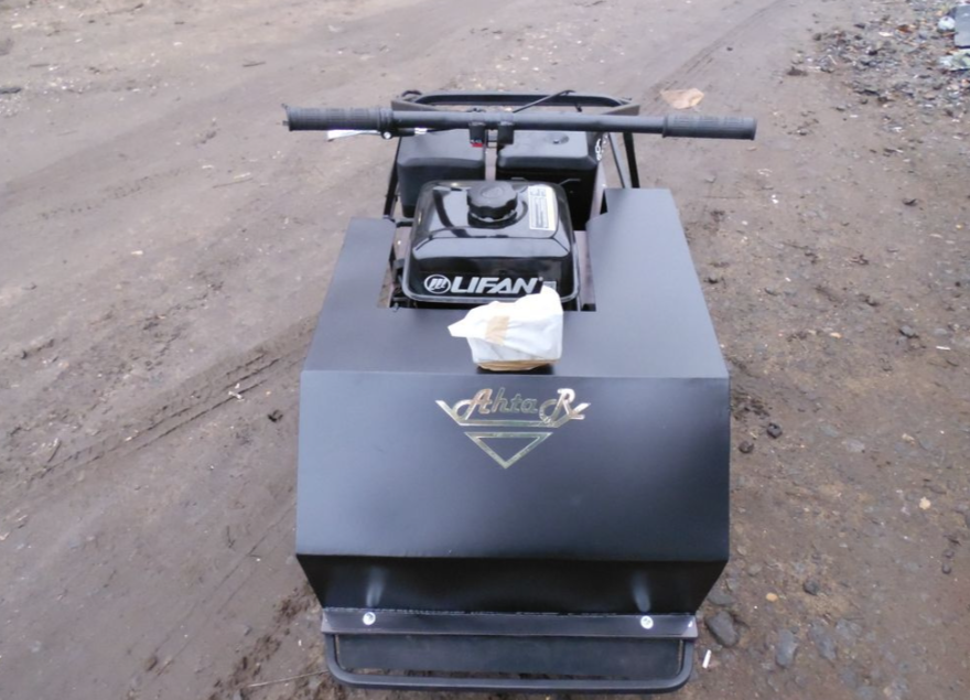 Мотобуксировщик AhtaR Зима 15 л/с с вариатором в Владивостоке