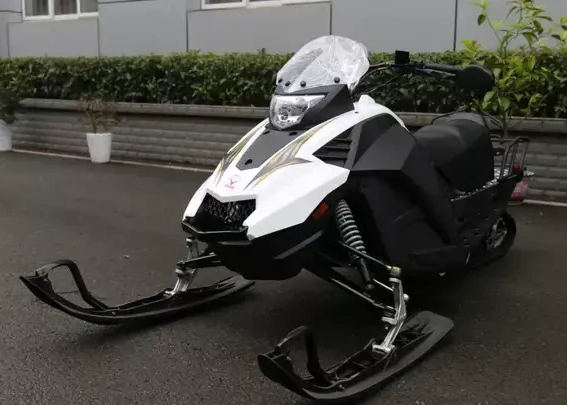 Снегоход ULAR 220 в Владивостоке