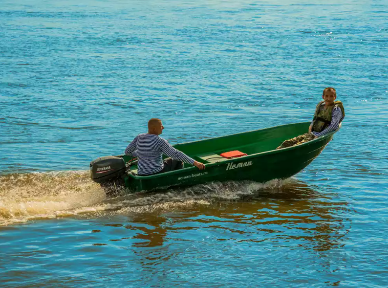 Стеклопластиковая лодка Neman-340 (тримаран) в Владивостоке