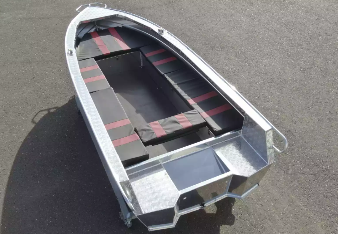 Алюминиевая лодка Wyatboat-390РМ увеличенный борт в Владивостоке