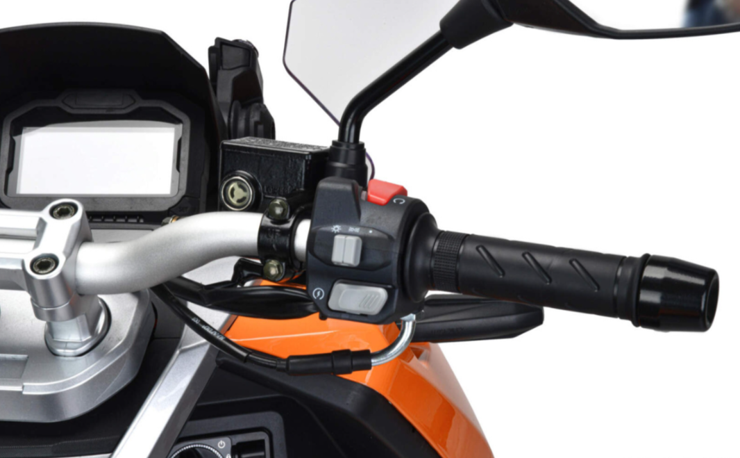 Скутер MOTOLAND (МОТОЛЕНД) T-MAX 150 в Владивостоке