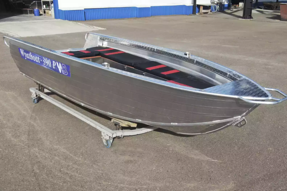 Алюминиевая лодка Wyatboat-390РМ увеличенный борт в Владивостоке