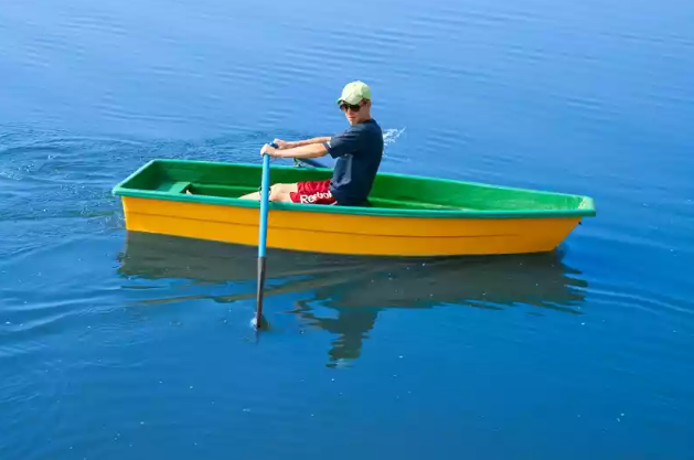 Стеклопластиковая лодка Малютка в Владивостоке