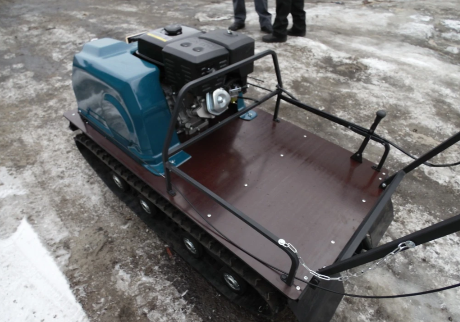 Мотобуксировщик AhtaR LR13 с реверс-вариатором Буран (задний ход) в Владивостоке