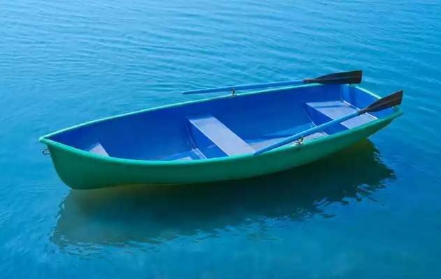 Стеклопластиковая лодка Дельфин в Владивостоке