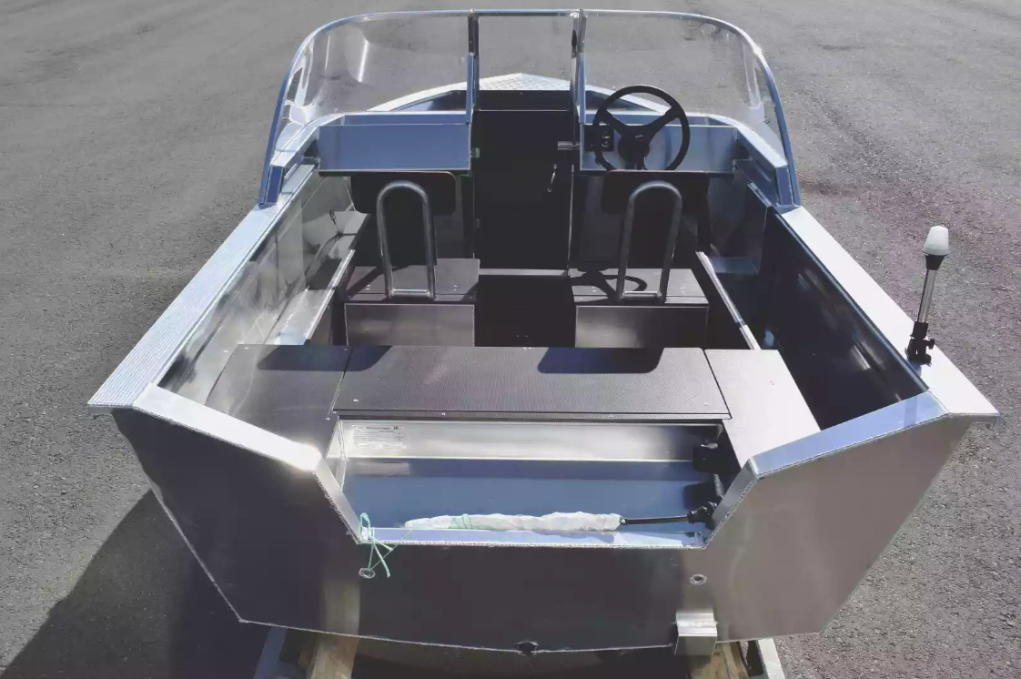 Алюминиевая лодка  Неман-400 DCM в Владивостоке