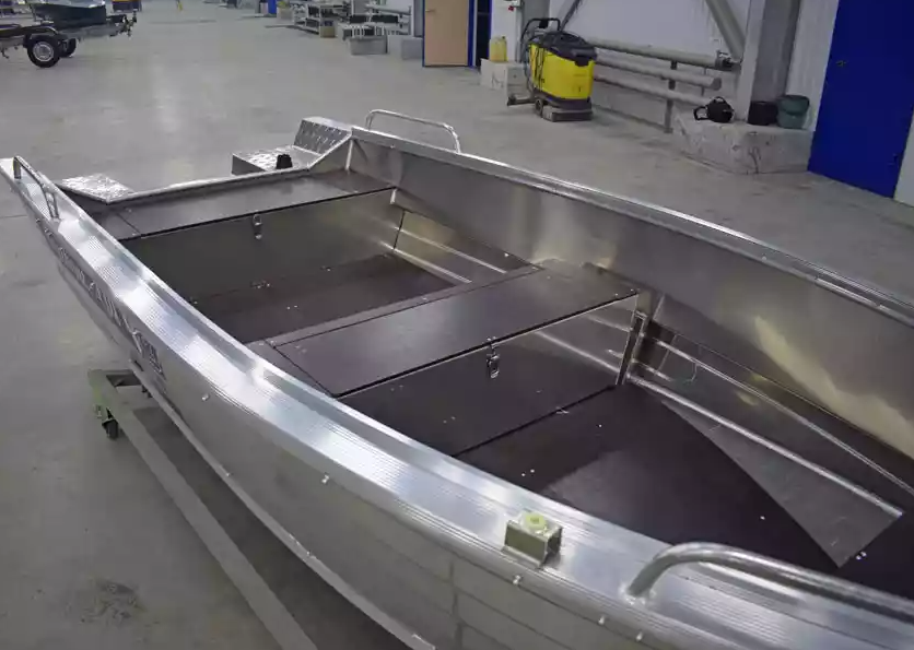 Алюминиевая лодка  Wyatboat-430 Р в Владивостоке