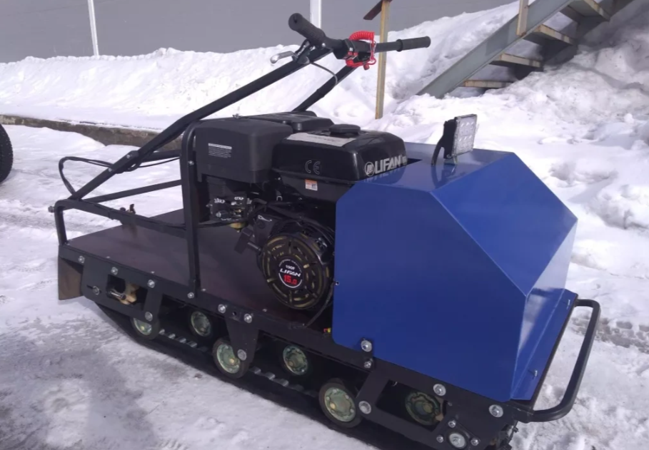 Мотобуксировщик AhtaR ЗИМА с реверсом (задний ход) в Владивостоке