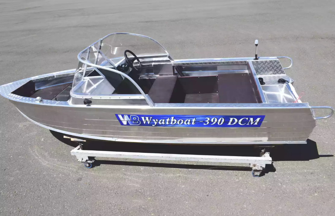 Алюминиевая лодка Wyatboat-390 DCM в Владивостоке