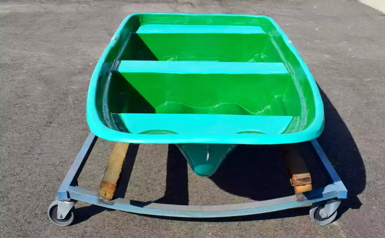 Стеклопластиковая лодка Старт (тримаран) в Владивостоке