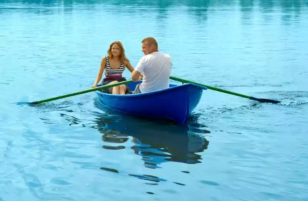 Стеклопластиковая лодка Дельфин в Владивостоке