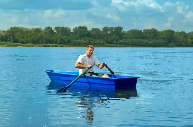 Стеклопластиковая лодка Малютка в Владивостоке