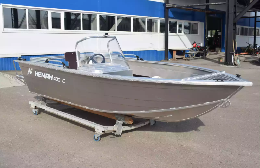 Алюминиевая лодка Неман-400 С в Владивостоке