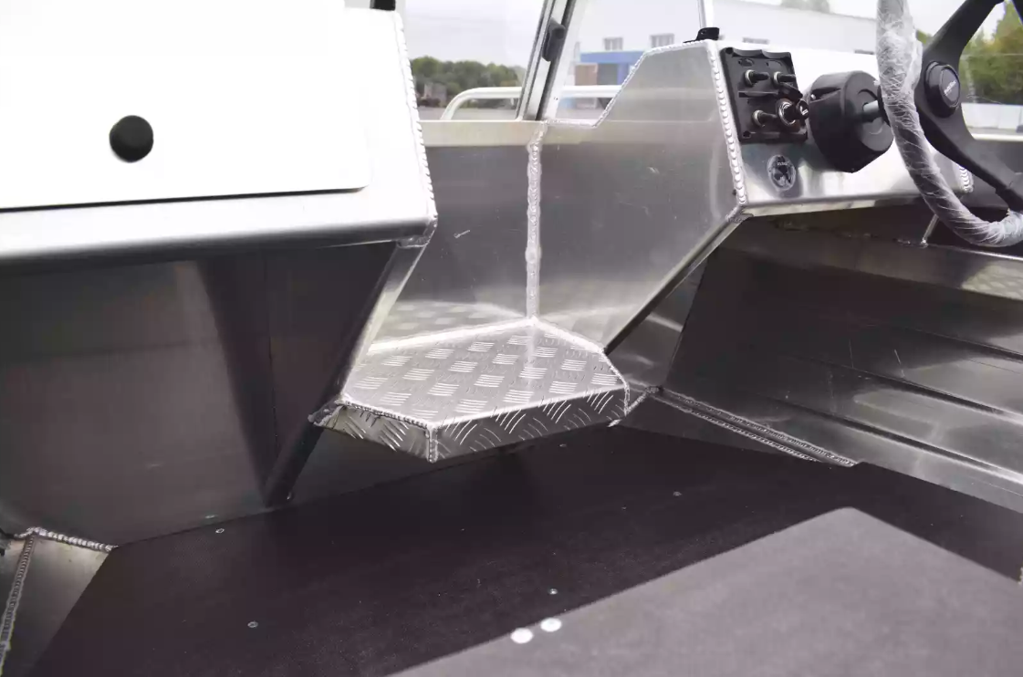 Алюминиевая лодка  Neman-400 PRO в Владивостоке