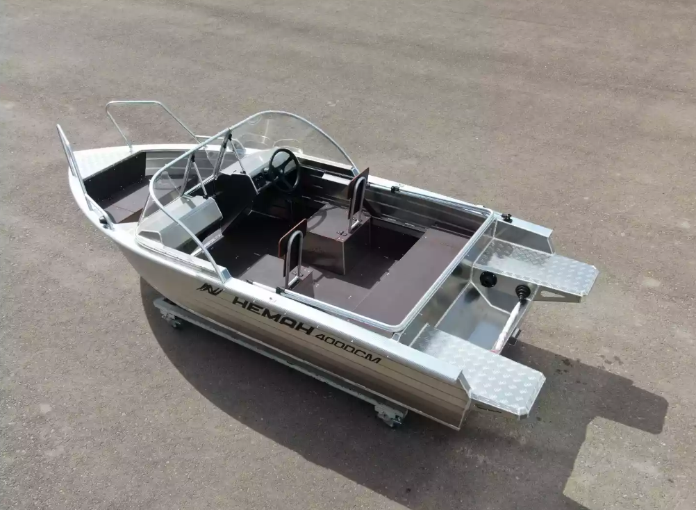 Алюминиевая лодка  Неман-400 DCM NEW в Владивостоке
