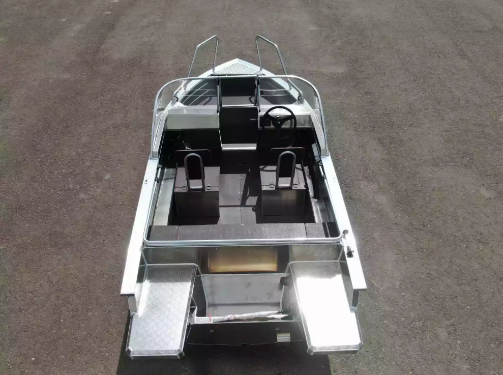 Алюминиевая лодка  Неман-400 DCM NEW в Владивостоке