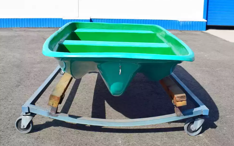 Стеклопластиковая лодка Старт (тримаран) в Владивостоке