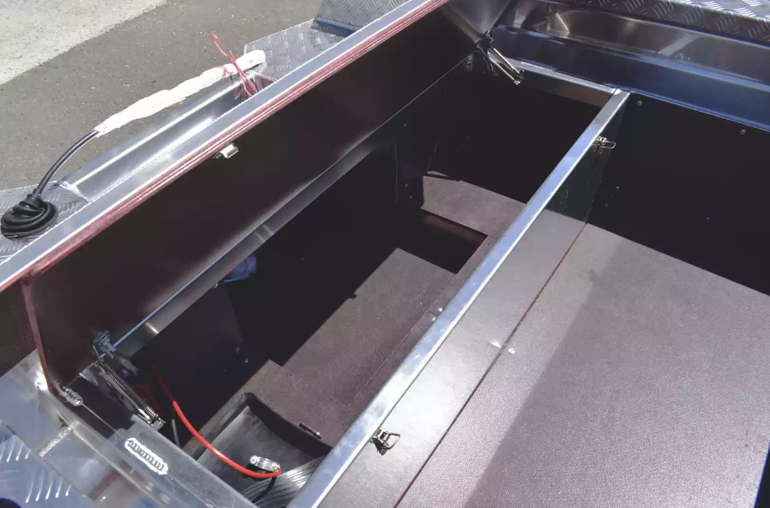 Алюминиевая лодка Wyatboat-390 DCM в Владивостоке