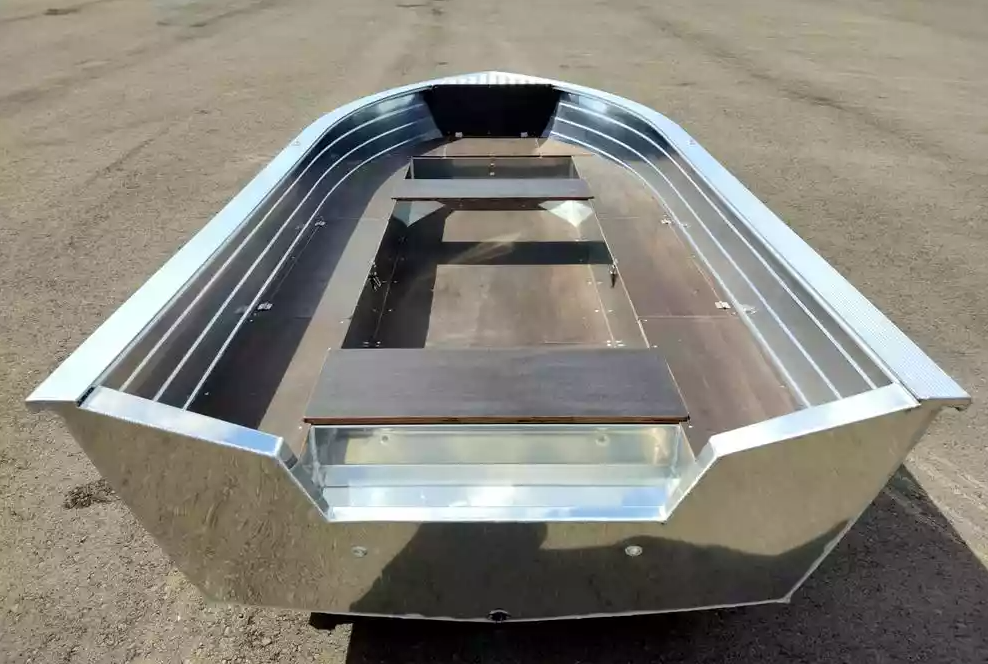 Алюминиевая лодка Неман-400 в Владивостоке