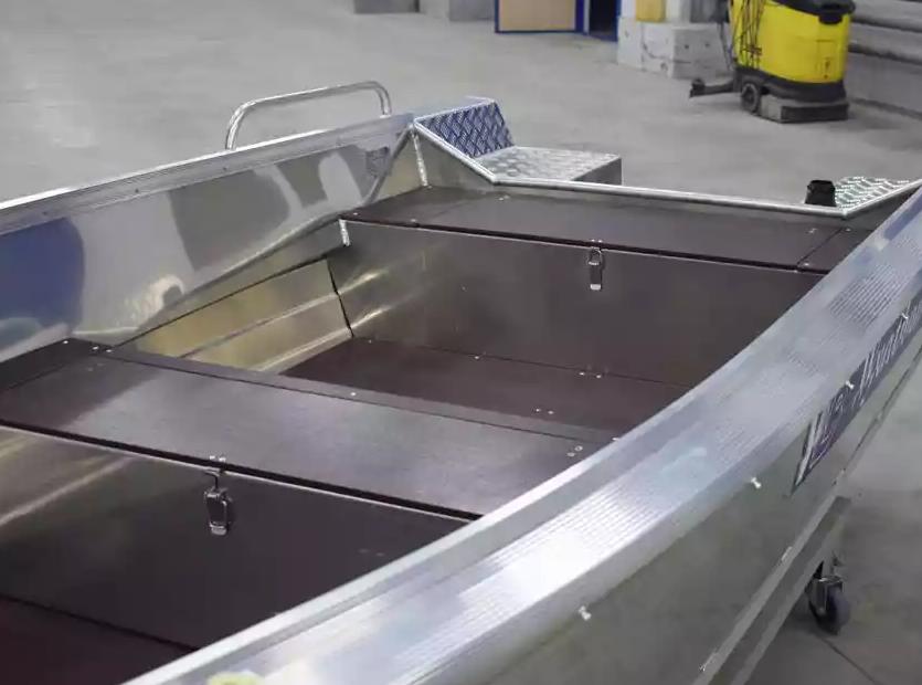 Алюминиевая лодка  Wyatboat-430 Р в Владивостоке