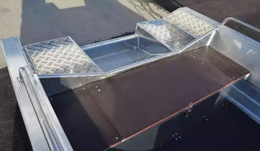 Алюминиевая лодка  Wyatboat-430 Р в Владивостоке