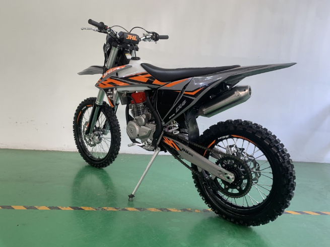 Мотоцикл JHLMOTO JHL LX4 CB300RL (175FMN) в Владивостоке