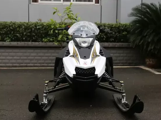 Снегоход ULAR 220 в Владивостоке