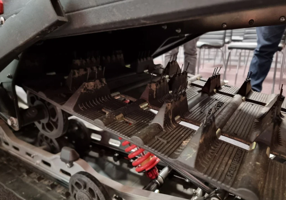 Снегоход AODES Siberiacross 1000 SWT 600mm LCD 6.8 в Владивостоке