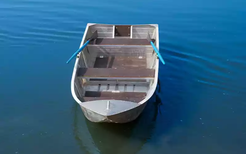 Алюминиевая лодка Вятка-Профи 37 в Владивостоке