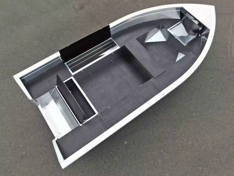 Алюминиевая лодка  Неман-420 в Владивостоке