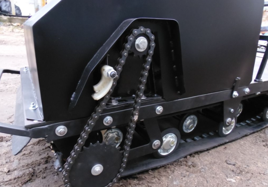 Мотобуксировщик AhtaR Зима 15 л/с с вариатором в Владивостоке