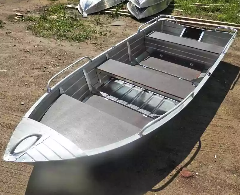 Алюминиевая лодка Вятка-Профи 37 в Владивостоке
