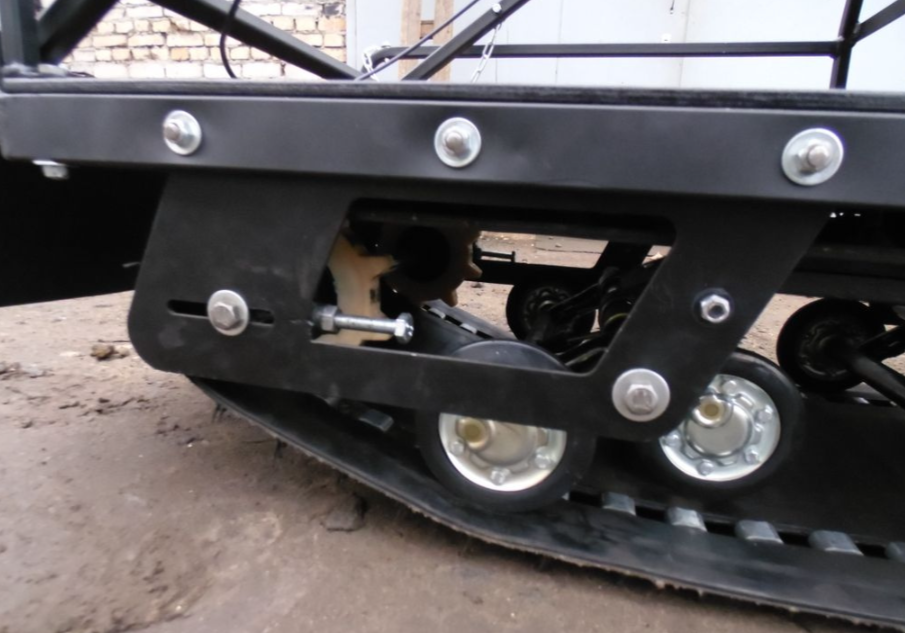 Мотобуксировщик AhtaR Зима 15 л/с с вариатором в Владивостоке