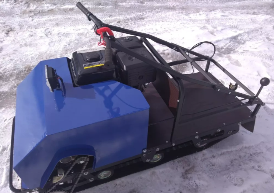 Мотобуксировщик AhtaR ЗИМА с реверсом (задний ход) в Владивостоке