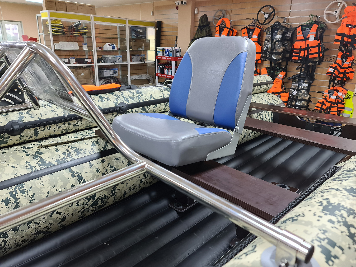 КРЕСЛО МЯГКОЕ РАСКЛАДНОЕ С ПОВОРОТНЫМ МЕХАНИЗМОМ ДЛЯ ЛОДОК в Владивостоке