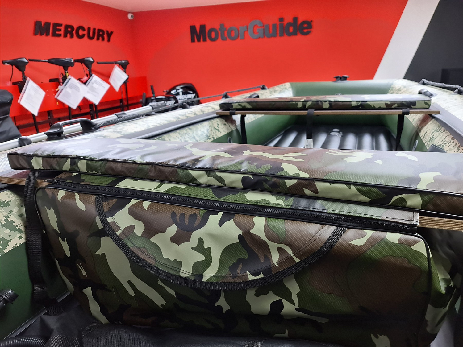 КОМПЛЕКТ МЯГКИХ НАКЛАДОК С СУМКОЙ ДЛЯ ЛОДОК 105Х20 КАМУФЛЯЖ в Владивостоке