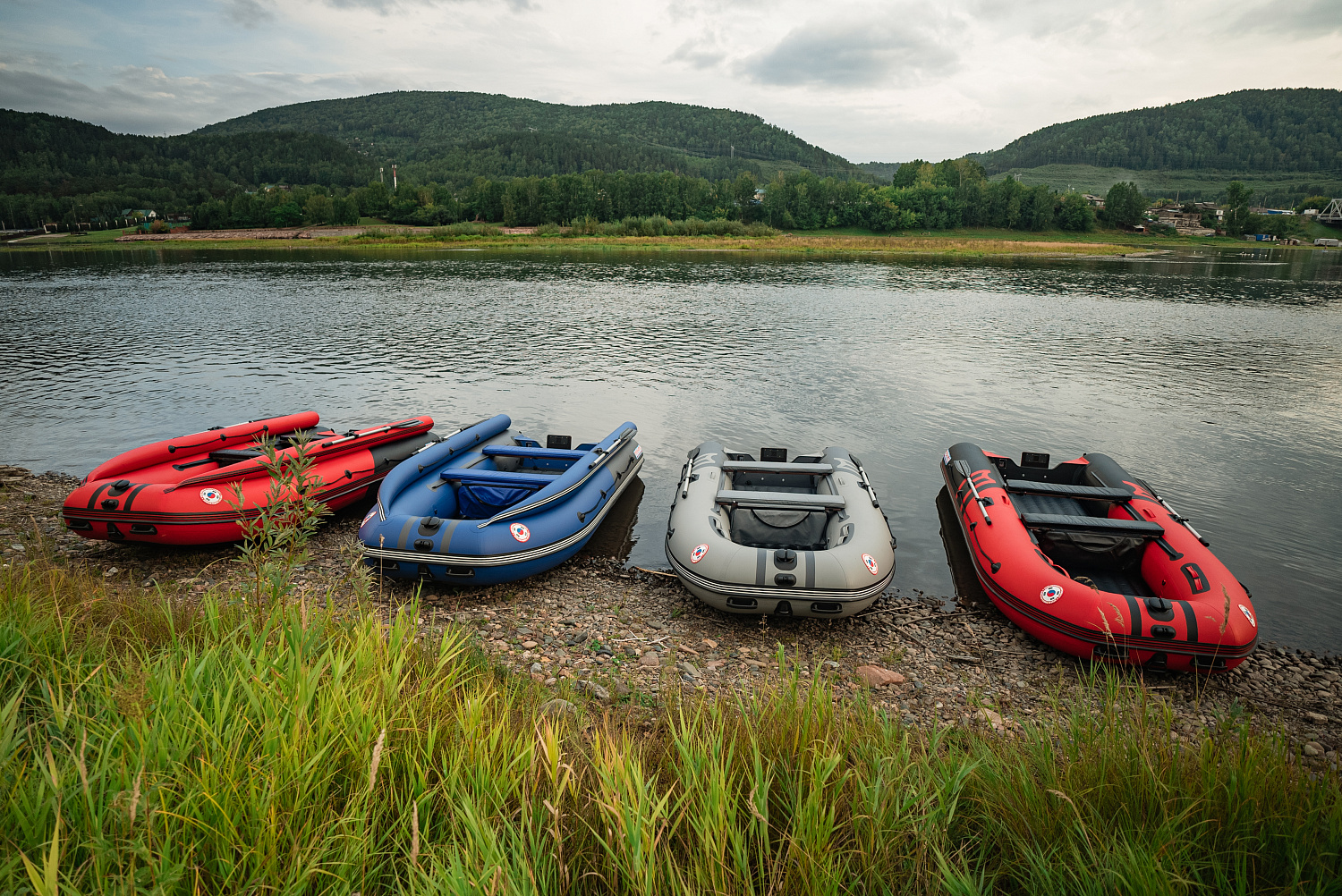 Лодка MISHIMO RIVER FJET PRO 430  под водомет в Владивостоке