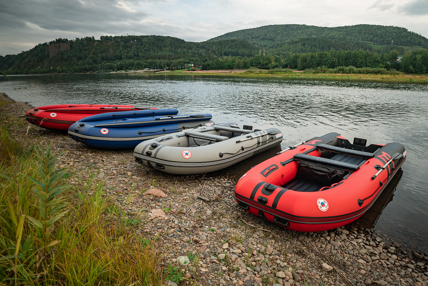 Лодка MISHIMO RIVER FJET PRO 430  под водомет в Владивостоке