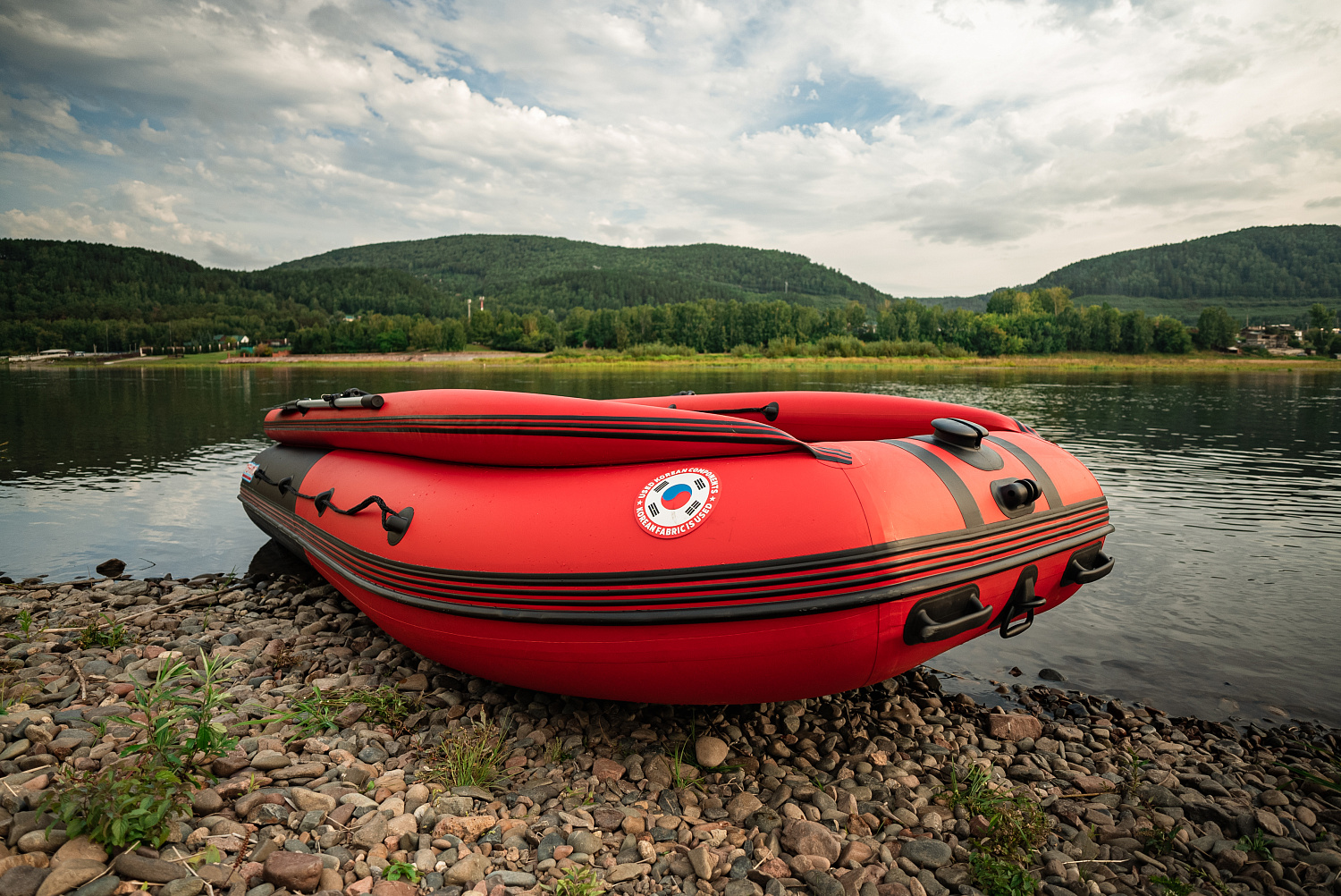 Лодка MISHIMO RIVER FJET PRO 430  под водомет в Владивостоке
