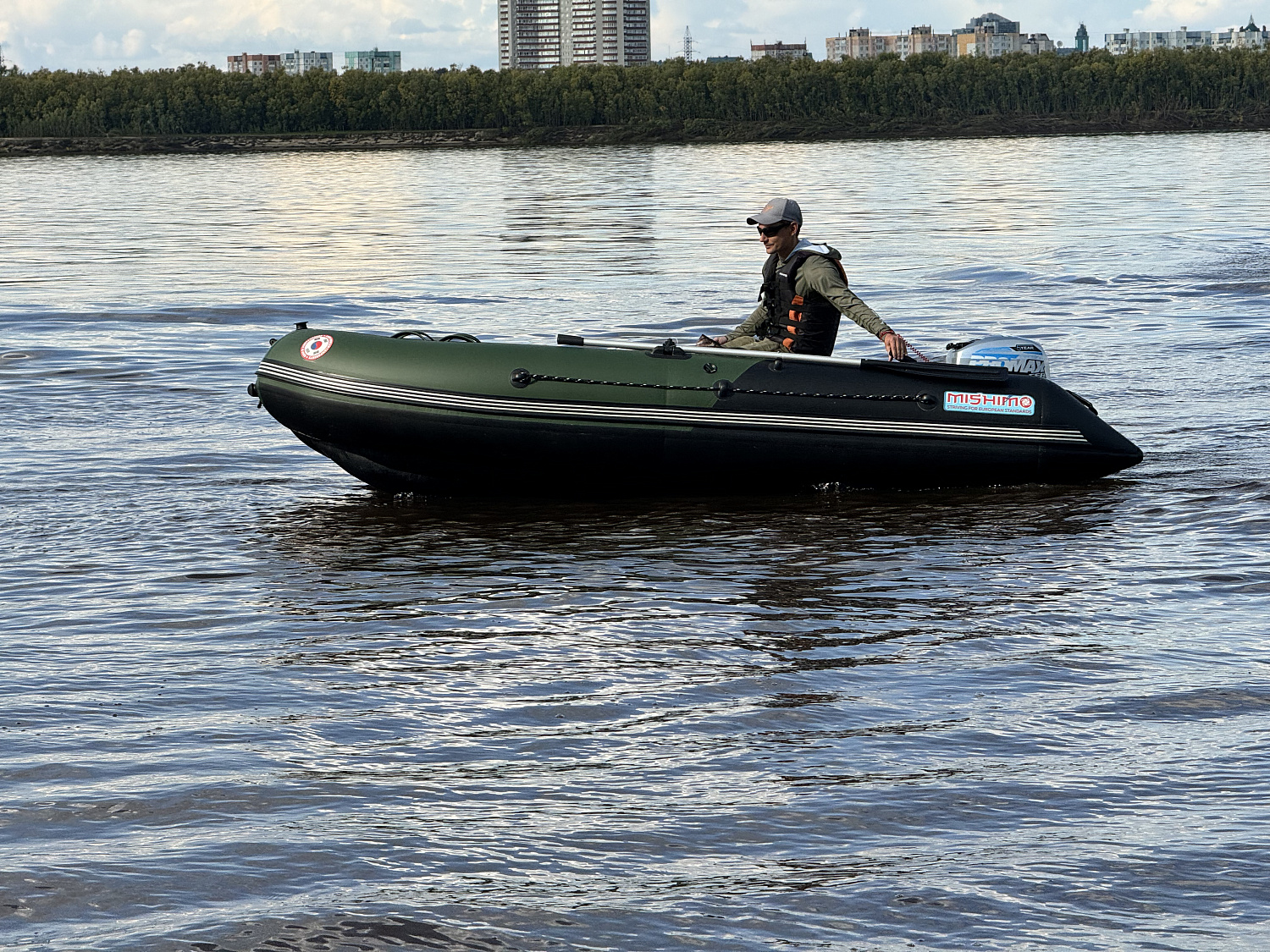 Лодка MISHIMO BIG FLOOR 380 в Владивостоке