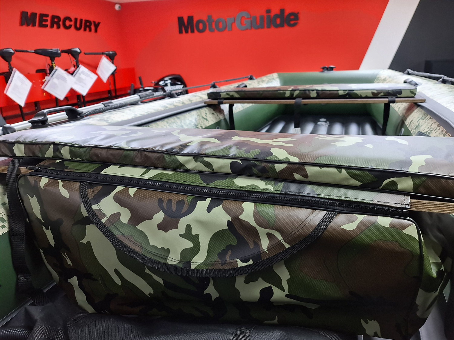 КОМПЛЕКТ МЯГКИХ НАКЛАДОК С СУМКОЙ ДЛЯ ЛОДОК 105Х20 КАМУФЛЯЖ в Владивостоке