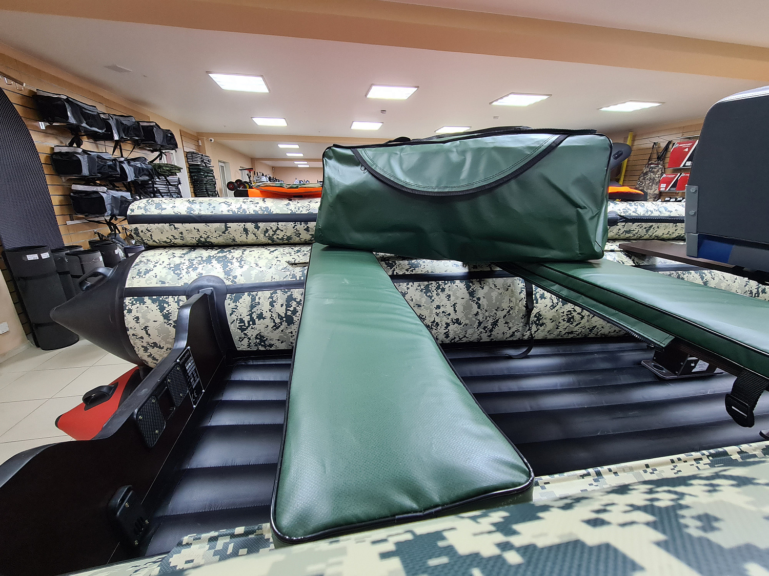 КОМПЛЕКТ МЯГКИХ НАКЛАДОК С СУМКОЙ ДЛЯ ЛОДОК 110Х20 ЗЕЛЕНЫЙ в Владивостоке