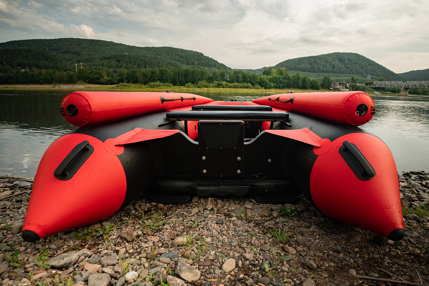 Лодка MISHIMO RIVER FJET PRO 430  под водомет в Владивостоке