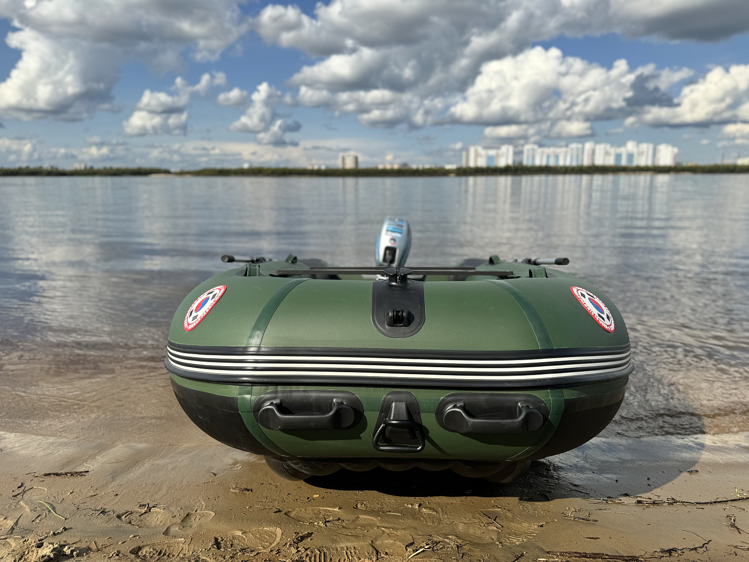 Лодка MISHIMO BIG FLOOR 420 в Владивостоке