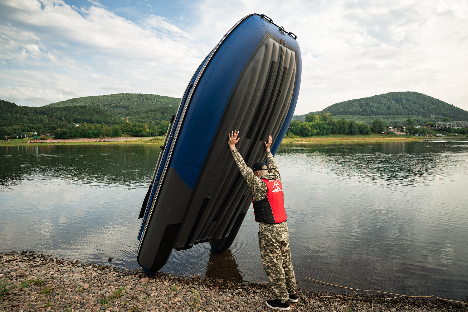 Лодка MISHIMO RIVER FJET PRO 430  под водомет в Владивостоке