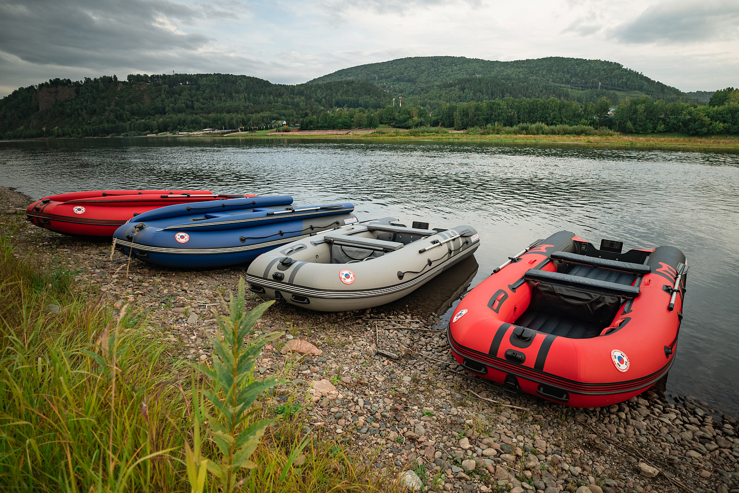 Лодка MISHIMO RIVER FJET PRO 430  под водомет в Владивостоке