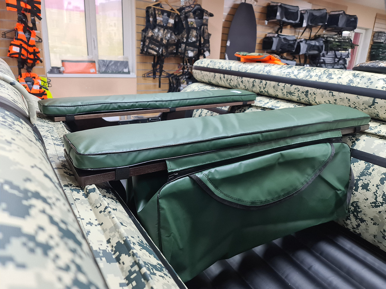 КОМПЛЕКТ МЯГКИХ НАКЛАДОК С СУМКОЙ ДЛЯ ЛОДОК 110Х20 ЗЕЛЕНЫЙ в Владивостоке